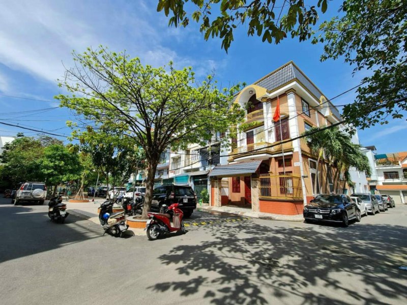 Villa 2 mặt tiền 4 tầng Nguyễn Oanh GV, 133m2, 8x17m