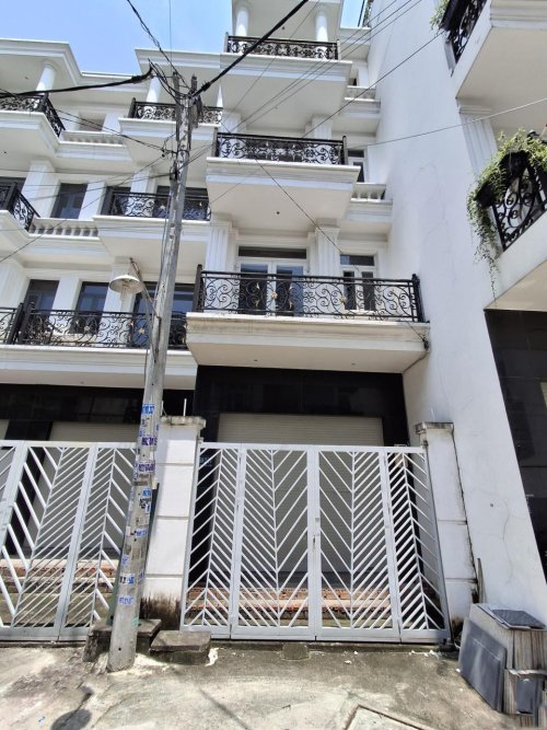 nhà mới Vuông 4T 62m2, Đ.5m Tô Ngọc Vân Q12