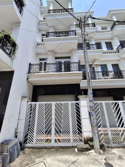 nhà mới Vuông 4T 122m2, Đ.5m Tô Ngọc Vân Q12