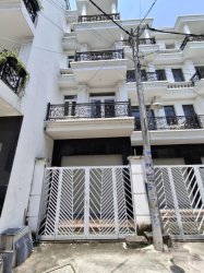 nhà mới Vuông 4T 122m2, Đ.5m Tô Ngọc Vân Q12