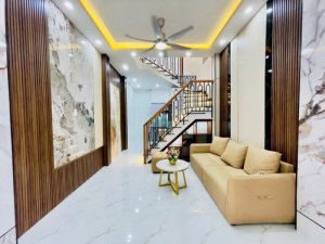 nhà mới 2 tầng sàn 42m2, Vuông Quang Trung QV