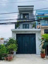 Nhà MT Vuông 3 tầng Xe tải tránh 100m2 Thạnh Lộc 31 Q12