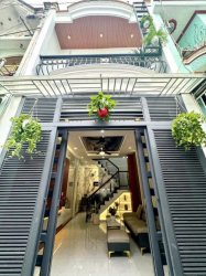 nhà mới 2T 32m2, Vuông Phan Huy Ích QV