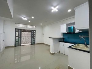 Giảm 300tr! Nhà Vuông 2T 31m2 Thích Quảng Đức PN