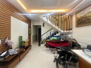 Giảm 150tr! Nhà nở hậu mỏng 2T hẻm xe hơi 64m2 Lê Văn Thọ QV
