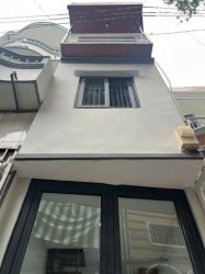 Nhà hậu nở 3 tầng Đường 3m 8.5m2 CMT8 Quận 3