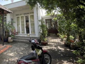 Nhà 2 MT sổ hồng riêng Đ.9m 236m2 Trần Thị Bốc Hóc Môn