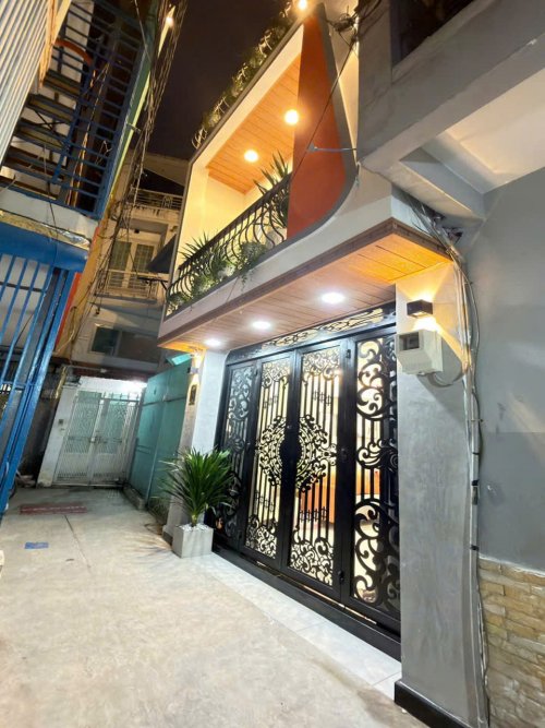 L1611 gần Huỳnh Văn Bánh Lê Văn Sỹ, sổ hồng riêng, Vuông, 4T, 3.4x10m, 6.x tỷ
