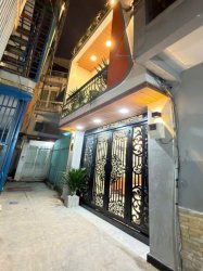 L1611 gần Huỳnh Văn Bánh Lê Văn Sỹ, sổ hồng riêng, Vuông, 4T, 3.4x10m, 6.x tỷ