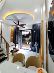T1681 sát UBND Phường Gò Vấp, SHR, Vuông, 2T, 4x8m, 4.x tỷ