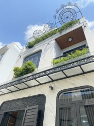 L1713 Nhà Vuông Bùi Quang Là Gò Vấp, SHR, 3 tầng, 5.4x11m, 6.x tỷ