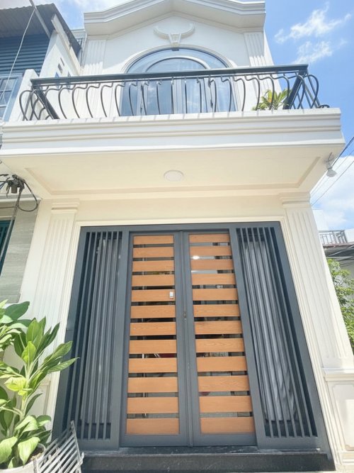D1745 Giảm 100tr! sát cầu vượt Nguyễn Thái Sơn, sổ hồng riêng, Vuông, 3.3x10m, 4.x tỷ
