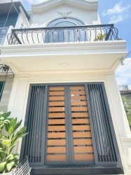 D1745 Giảm 100tr! sát cầu vượt Nguyễn Thái Sơn, sổ hồng riêng, Vuông, 3.3x10m, 4.x tỷ
