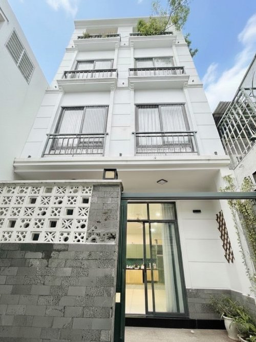 H1770 sát ngã tư Hàng Xanh, SHR, N.hậu, 4T, 5.1x9.3m, 7.x tỷ