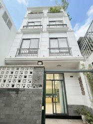 H1770 sát ngã tư Hàng Xanh, SHR, N.hậu, 4T, 5.1x9.3m, 7.x tỷ