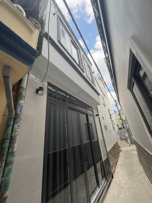 L1797 sát CityLand Gò Vấp, sổ hồng riêng, Vuông, 2T, 4x4m, 2.x tỷ