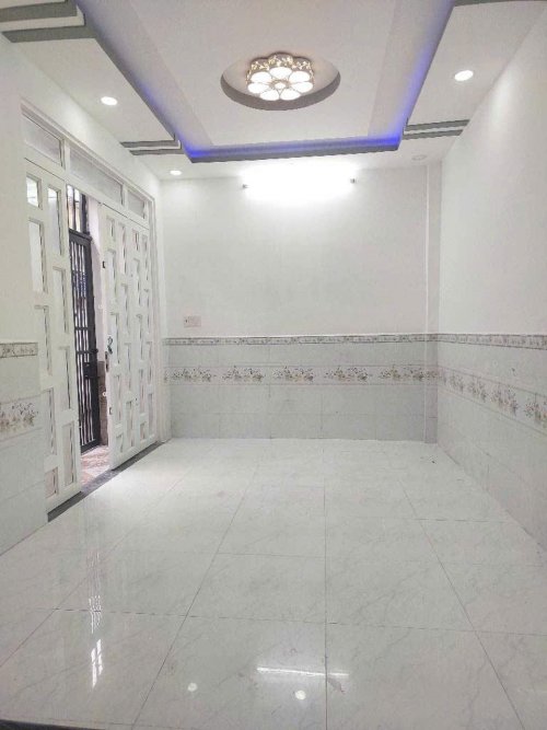D1811 sát sân bóng đá Tân Xuân Hóc Môn, Vuông, 2 tầng, 9x4m, 1.x tỷ