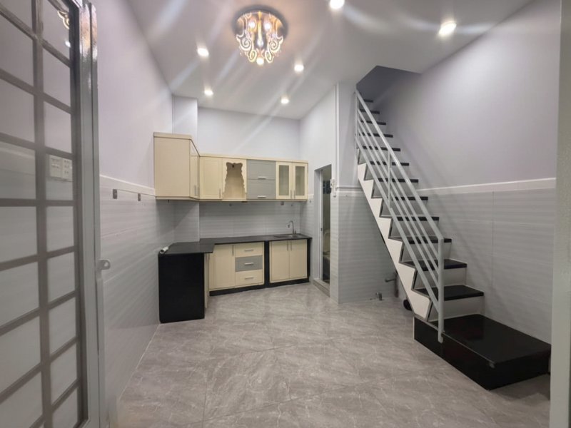 D2087 nhà Trần Hưng Đạo Q5, SHR, Vuông, 3 tầng, 2.x tỷ