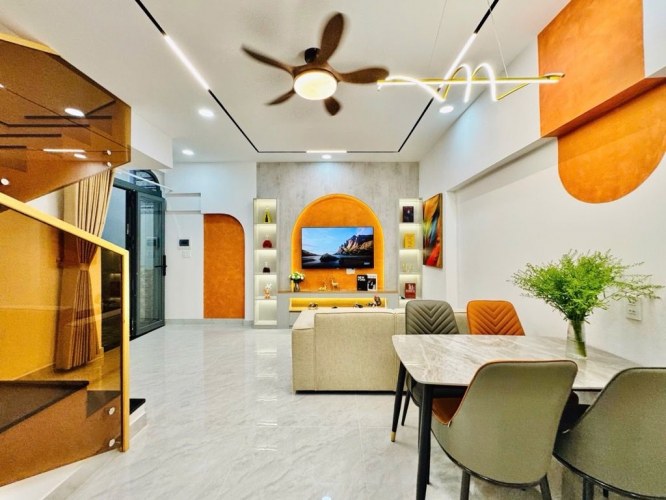 T2161 nhà 1/ Quốc Lộ 13 Bình Thạnh, sổ hồng riêng, Vuông, 3T, 5.x tỷ
