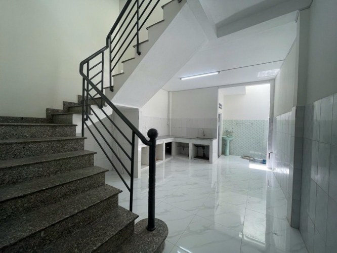 [L2324*] Nhà 4x21m vuông vức Lê Đức Thọ, sổ hồng riêng chính chủ