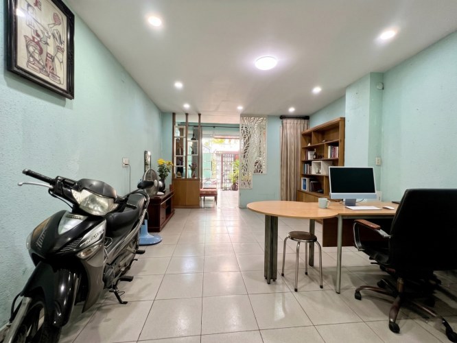 L2336* NHÀ PHỐ Đ. 10M THÔNG - GIÁ CHỈ 9.X TỶ gần CẦU AN LỘC!