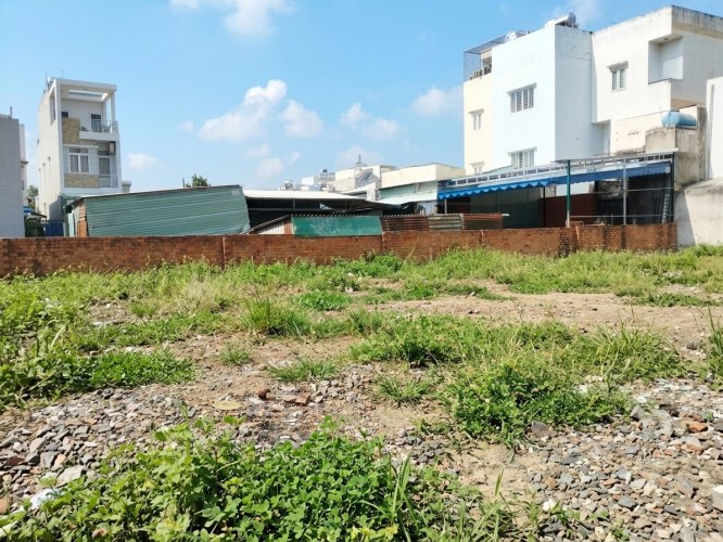 H2357* CHÁN CẢNH CHẬT CHỘI, NHÀ KHÔNG CÓ SÂN?