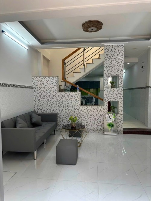 [H2826*] Nhà 2 tầng có sân sát UBND Phường Quang Trung - 5.x tỷ