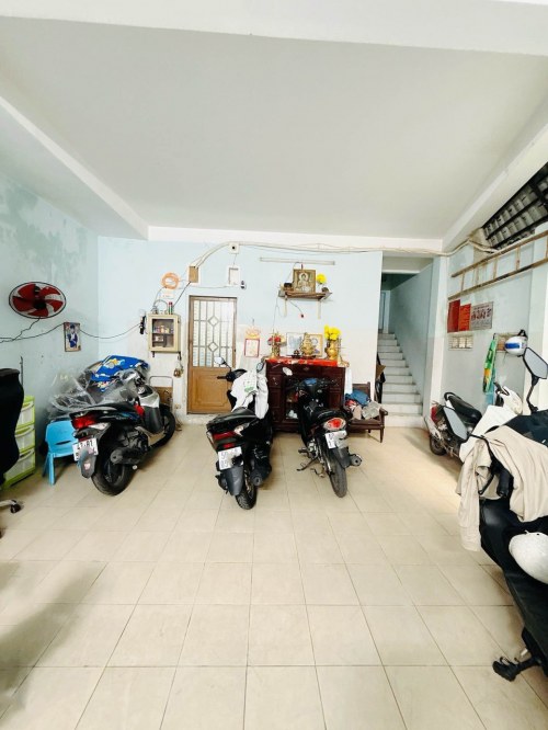 H3152 GIẢM TUỘC PHANH Nhà cạnh Ngã Tư Hàng Xanh Chỉ 8.x Tỷ