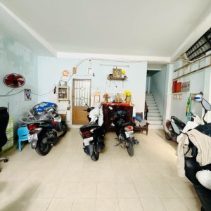 H3152 GIẢM TUỘC PHANH Nhà cạnh Ngã Tư Hàng Xanh Chỉ 8.x Tỷ