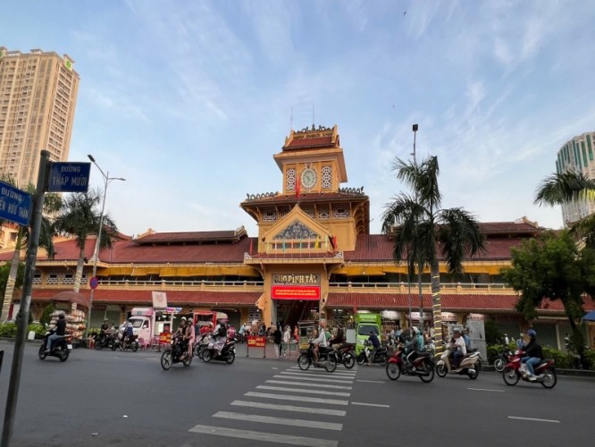 Săn nhà Phường Bình Tây: Đừng để "mật ngọt" che khuất tầm nhìn!